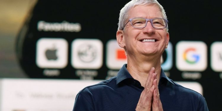 Trump, Tim Cook’un AB hakkında ona şikayet ettiğini söylüyor