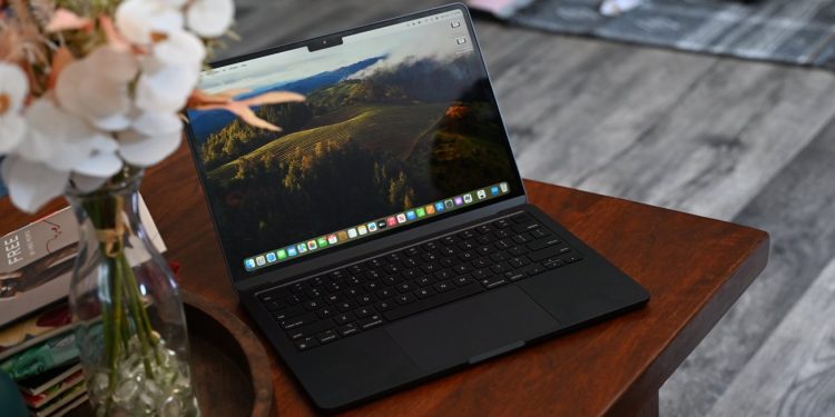 MacBook Air, aynı 999 dolar fiyatında temel belleği 16GB’a yükselterek iki katına çıkarıyor