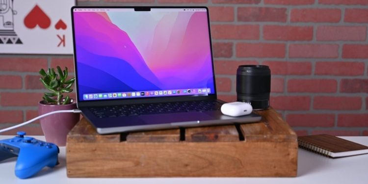 Yeni MacBook Pro, M4 Pro, M4 Max ve siyah renk seçeneği ile geliyor