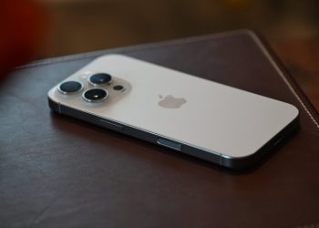 iOS 18.1 Güncellemesi: İşletme Mesajlaşması için RCS desteği ve iPhone 16 Pro’da rastgele yeniden başlatma hatasının düzeltilmesi