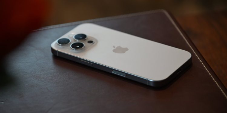 iOS 18.1 Güncellemesi: İşletme Mesajlaşması için RCS desteği ve iPhone 16 Pro’da rastgele yeniden başlatma hatasının düzeltilmesi
