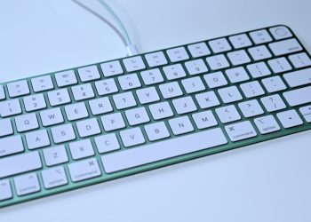 Magic Keyboard, Magic Trackpad ve Magic Mouse yakın zamanda USB-C ile güncellenebilir.