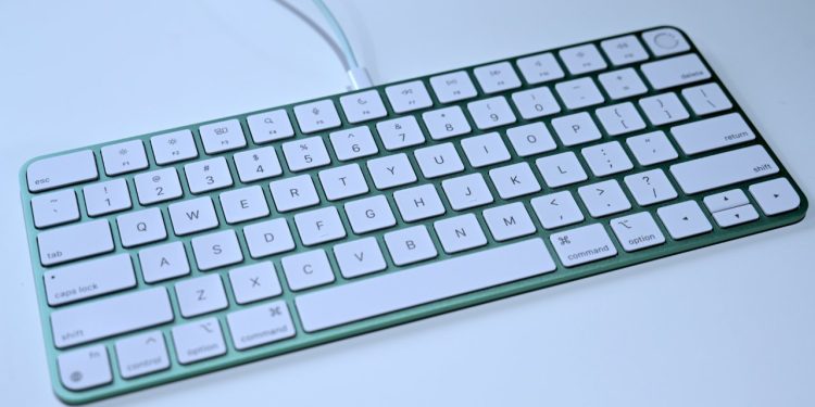 Magic Keyboard, Magic Trackpad ve Magic Mouse yakın zamanda USB-C ile güncellenebilir.