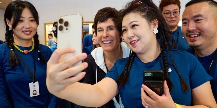 Apple, Çin’de ikinci büyük akıllı telefon satıcısıdır.