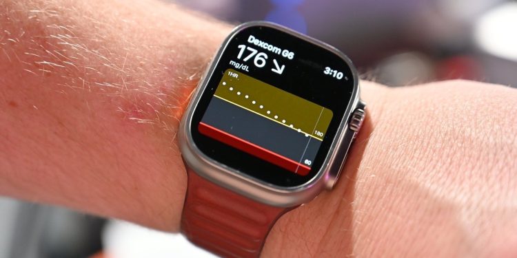 Apple, bir kişinin kan şekeri seviyelerini yönetmek için bir uygulama denemesi başlatıyor.
