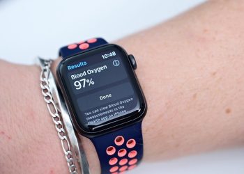 Mahkeme, Masimo’ya karşı açılan son dava sonucunda Apple’a sembolik 250$ tazminat verdi.