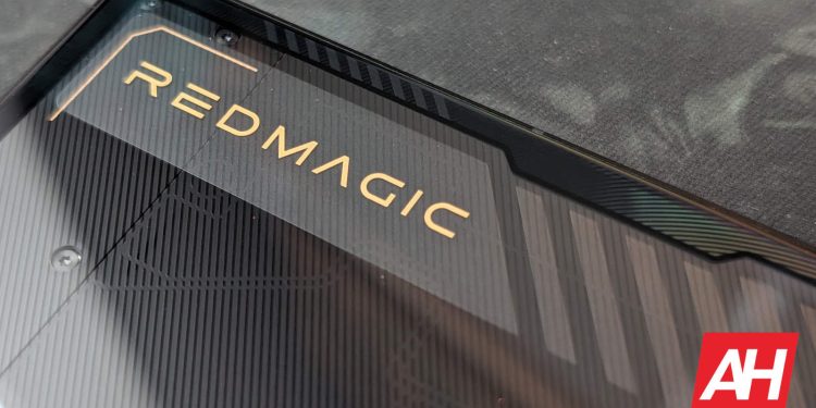 RedMagic 10 Ultra: 7.000mAh Pil, 7 İnç Ekran ve Daha Fazlası!