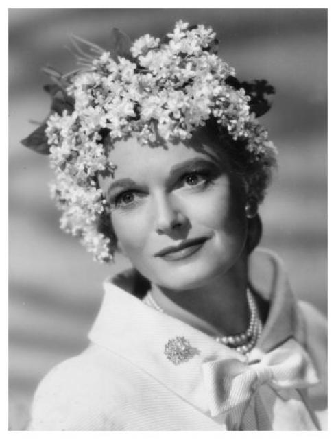 Anna Neagle photo Anna Neagle