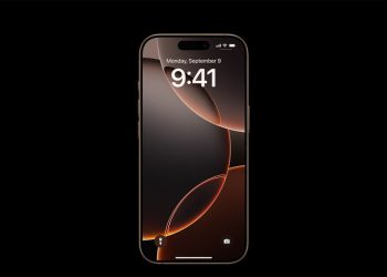 iPhone 16 bugün Apple Intelligence özelliği olmadan piyasaya sürülüyor.