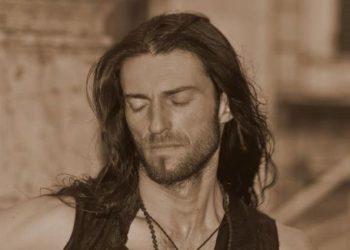 Estas Tonne