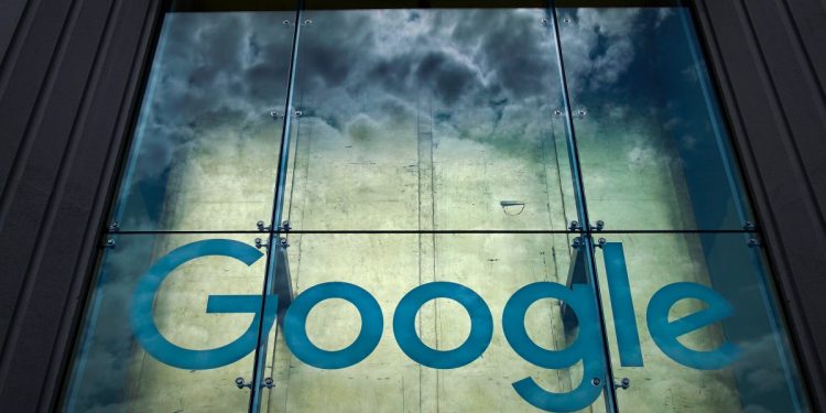 Google, Pixel için yeni özellikler ekler ve Android 15 dağıtımına başlar.