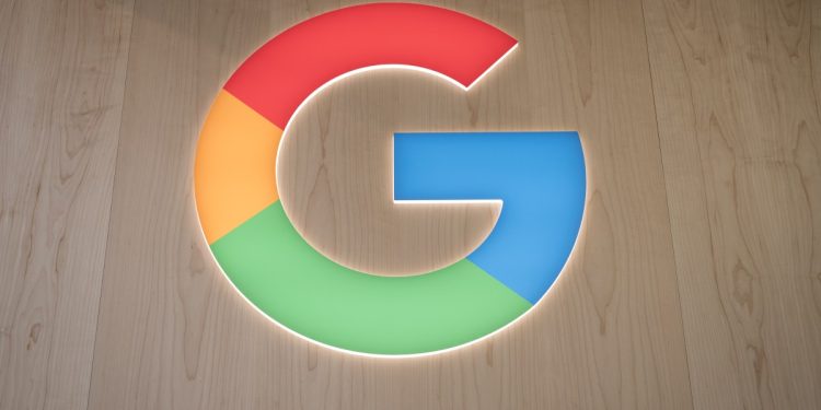Google, AI Overview’ların rolünü genişletirken aramada reklam odaklı AI’ı getiriyor.