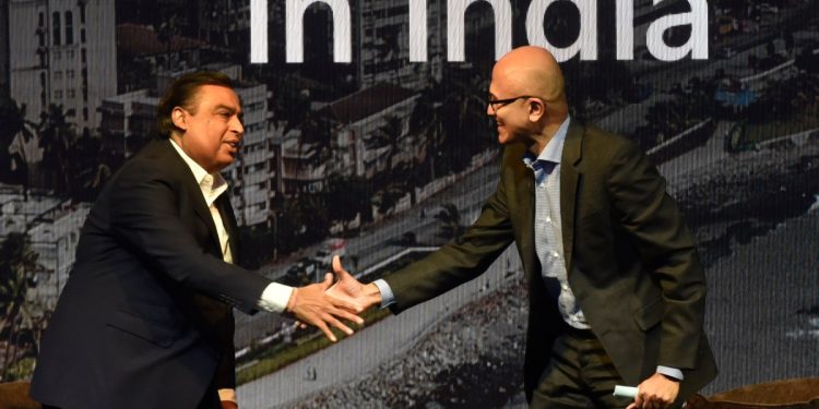 ABD’li teknoloji devleri, Hint telekom şirketlerinin internet hizmetlerini düzenlemeye ve ağ kullanımı için ödeme yapmaya çalışmasına karşı mücadele ediyor.