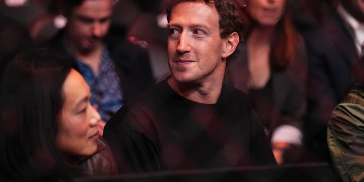 Meta, Elon Musk, Mark Zuckerberg ve diğer ünlülerin özel jetlerini takip eden hesapları askıya alıyor.