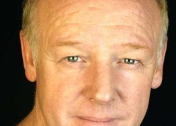 Les Dennis