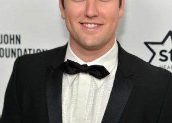 Logan Henderson