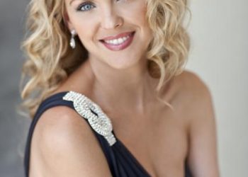 Micaela Oeste