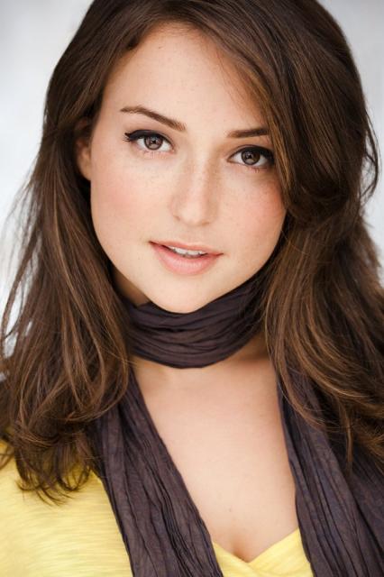 Milana Vayntrub