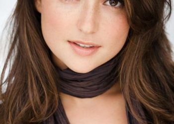Milana Vayntrub