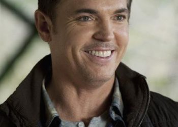 Nicholas Lea