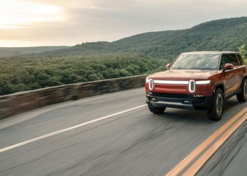 Rivian Vakfı için vaat edilen ilk 10 milyon dolarlık hibeler açıklandı