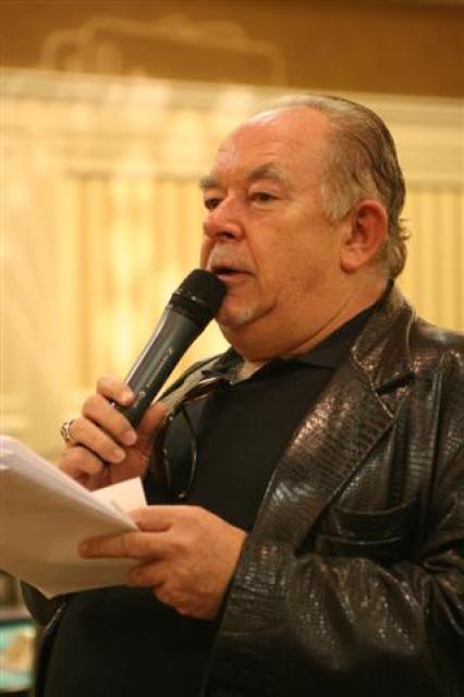 Robin Leach