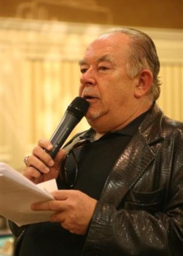 Robin Leach