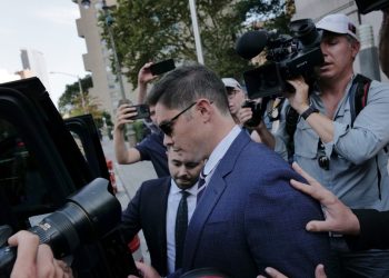 FTX CEO Ryan Salame, şakalar yaparak hapishaneye giderken LinkedIn’de paylaşımlar yapıyor.