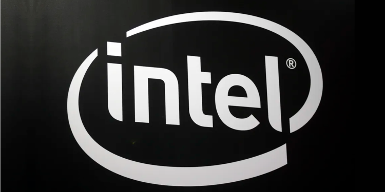 Eski Intel CEO’su, Intel’in bölünmesinin ABD için iyi olmadığını söylüyor.