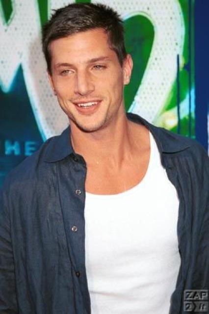 Simon Rex