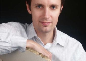 Tom Butler-Bowdon