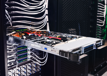 Nvidia, Blackwell platform tasarımını Open Compute Project’e bağışladı. Üyeler kendi özel Blackwell GPU tasarımlarını oluşturabilir.