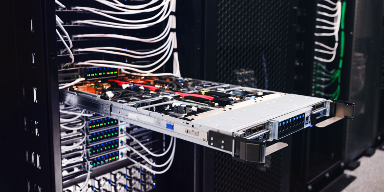 Nvidia, Blackwell platform tasarımını Open Compute Project’e bağışladı. Üyeler kendi özel Blackwell GPU tasarımlarını oluşturabilir.