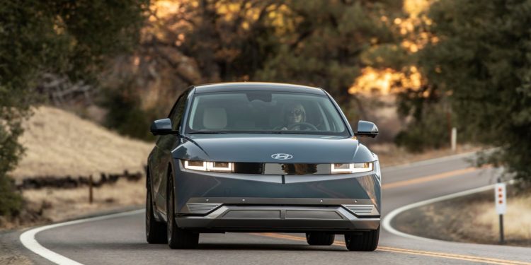 Hyundai ve Kia, 208,000 Elektrikli Aracı Geri Çağırıyor