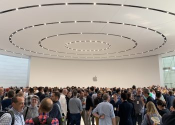 iPhone, Apple’ın gelirlerinin büyük bir kısmını oluşturmaya devam ettiği sürece şirket yenilik yapabilir mi?
