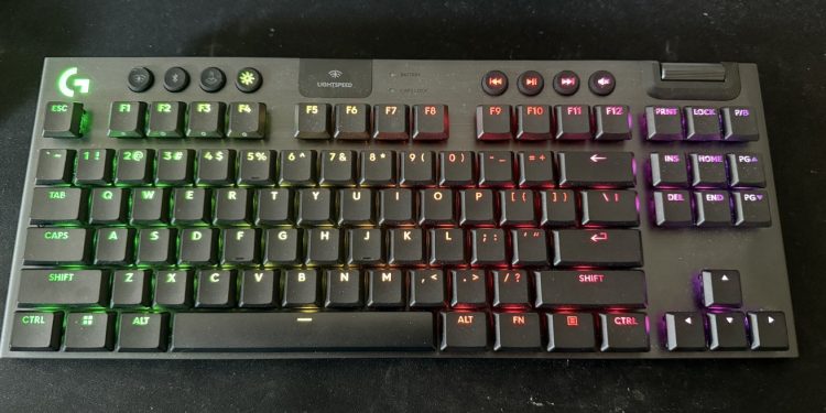 Logitech G915 X Klavye İncelemesi: Şık ve İnce