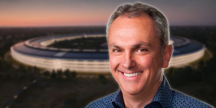 Tim Cook, son kazanç çağrısında Luca Maestri’ye veda ediyor