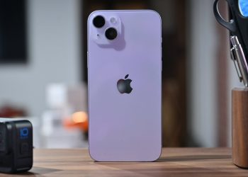 Apple, bazı iPhone 14 Plus modelleri için arka kamera onarım programını başlatıyor.