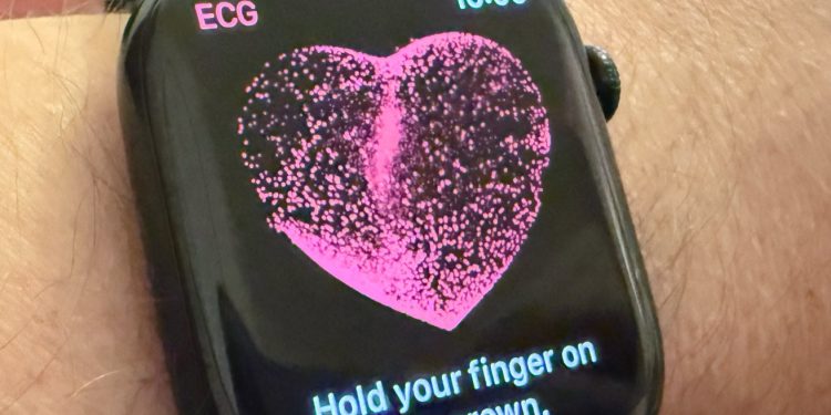 Apple Watch ve Apple Vision Pro kumaşlarına gömülü tıbbi sensörler eklenebilir