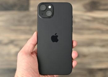 Apple’ın iPhone 15’i, 2024 yılının ortalarında küresel satışlarda Samsung’un hemen arkasında liderlik yaptı.
