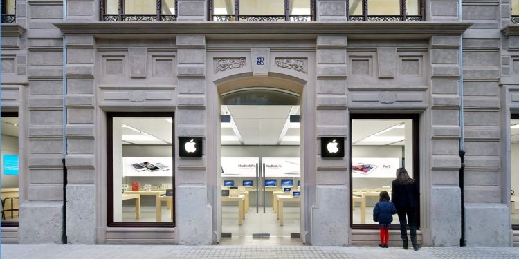 Apple Store hırsızları Kaliforniya’da daha ağır cezalara tabi tutulacak