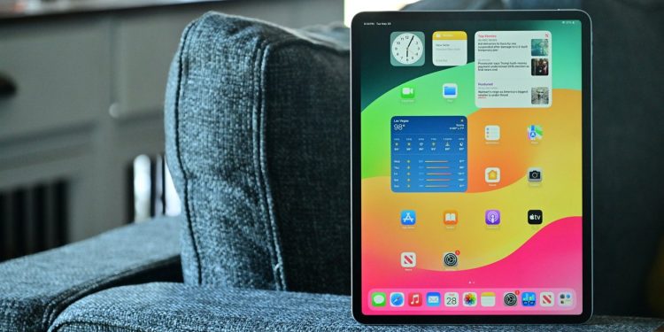 iPad, Uzun Süreli Düşüşe Rağmen Hala Apple’ın İkinci Büyük Cihazı olarak Kalıyor