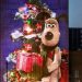 Wallace ve Gromit, Apple’ın İngiltere Merkezini Noel için Aydınlattı