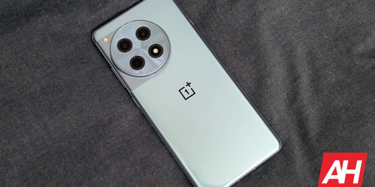 OnePlus 12R modeli için Android 15 tabanlı OxygenOS 15 güncellemesi yayınlandı!