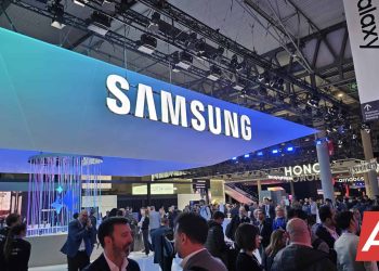 Samsung’un içe katlanabilen üç katlı akıllı telefonu