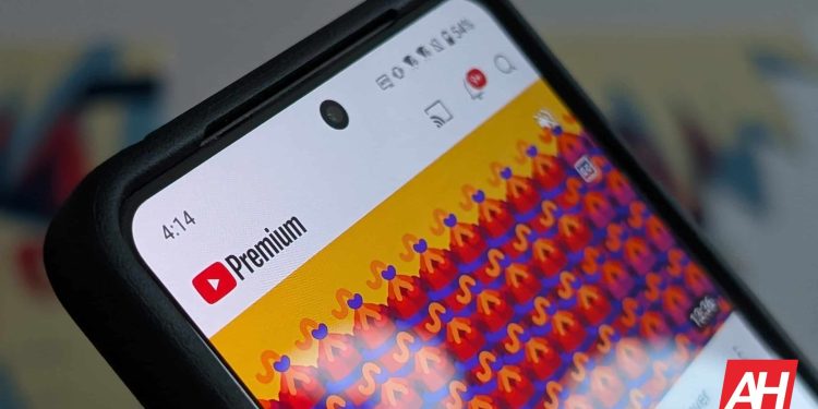 YouTube Premium aboneleri reklamlar görmekten şikayet ediyor.