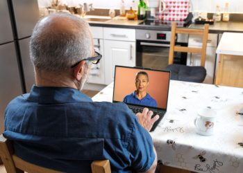 “Alzheimer ve demans hastaları için ilk fotogerçekçi AI avatarı Lenovo ve Innovations in Dementia tarafından tanıtıldı”