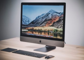 Apple, Mac kullanıcılarının sıfır gün siber saldırılarına hedef alındığını açıkladı.