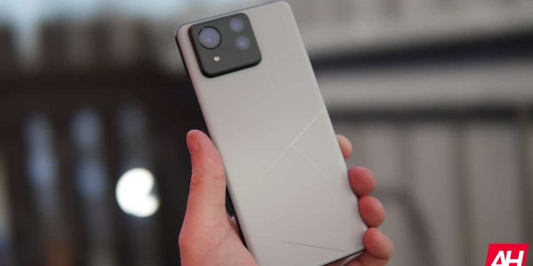 ASUS ZenFone 12 Çevrimiçi Olarak Tanıtıldı, Gelecekteki Gelişini Duyurdu