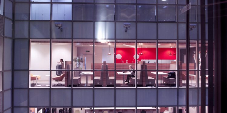 “Lenovo, esnek çalışma ve akıllı işletme AI çözümlerini ateşlemek için Cisco ile iş birliği yapıyor”